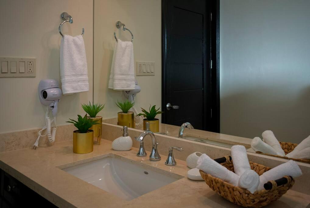Condo Maravilla - New Luxurious Condo 300Mt From The Beach Cabo San Lucas Exterior photo